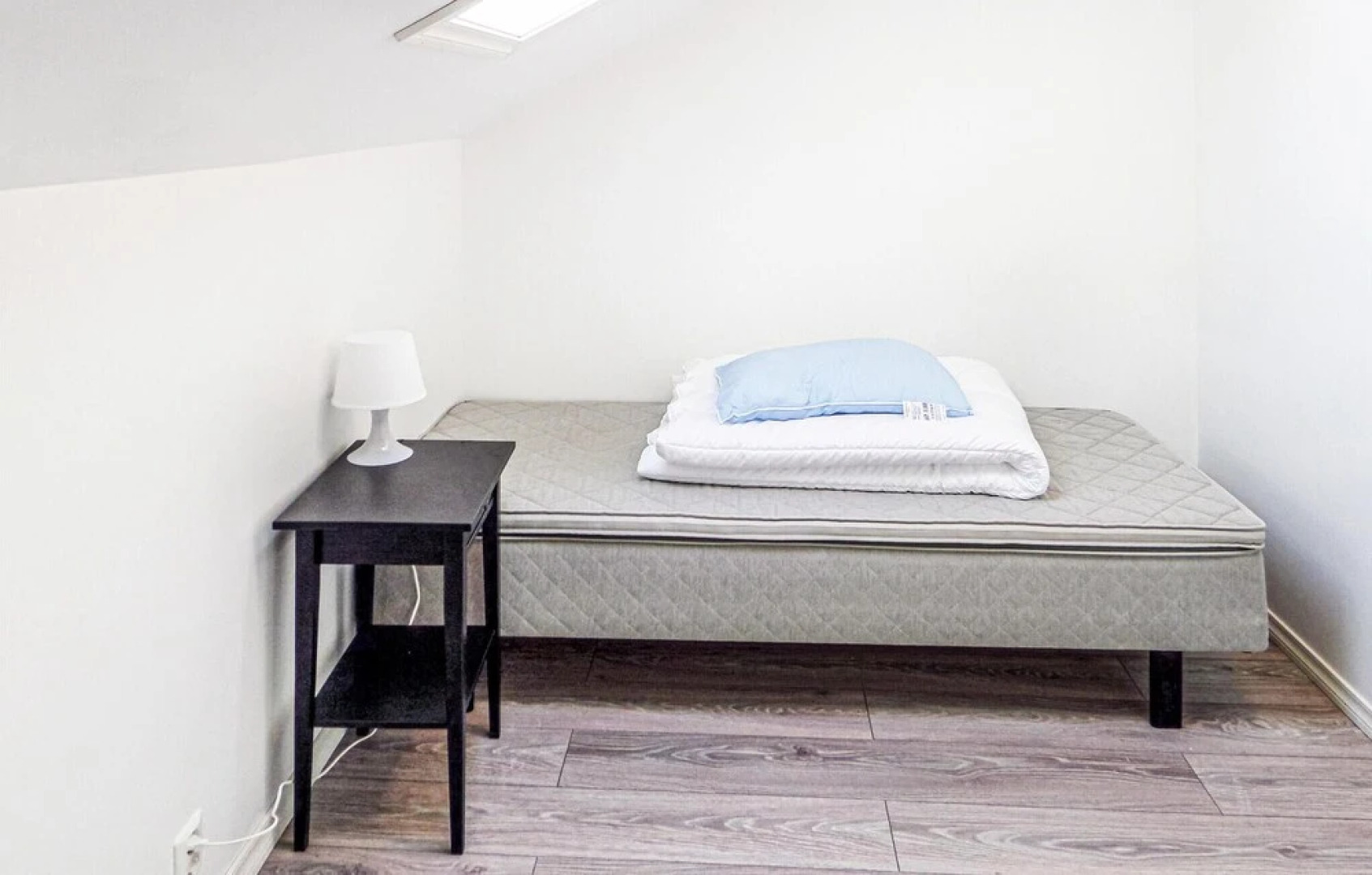 Awesome Apartment in Strandebarm With 5 Bedrooms and Wifi