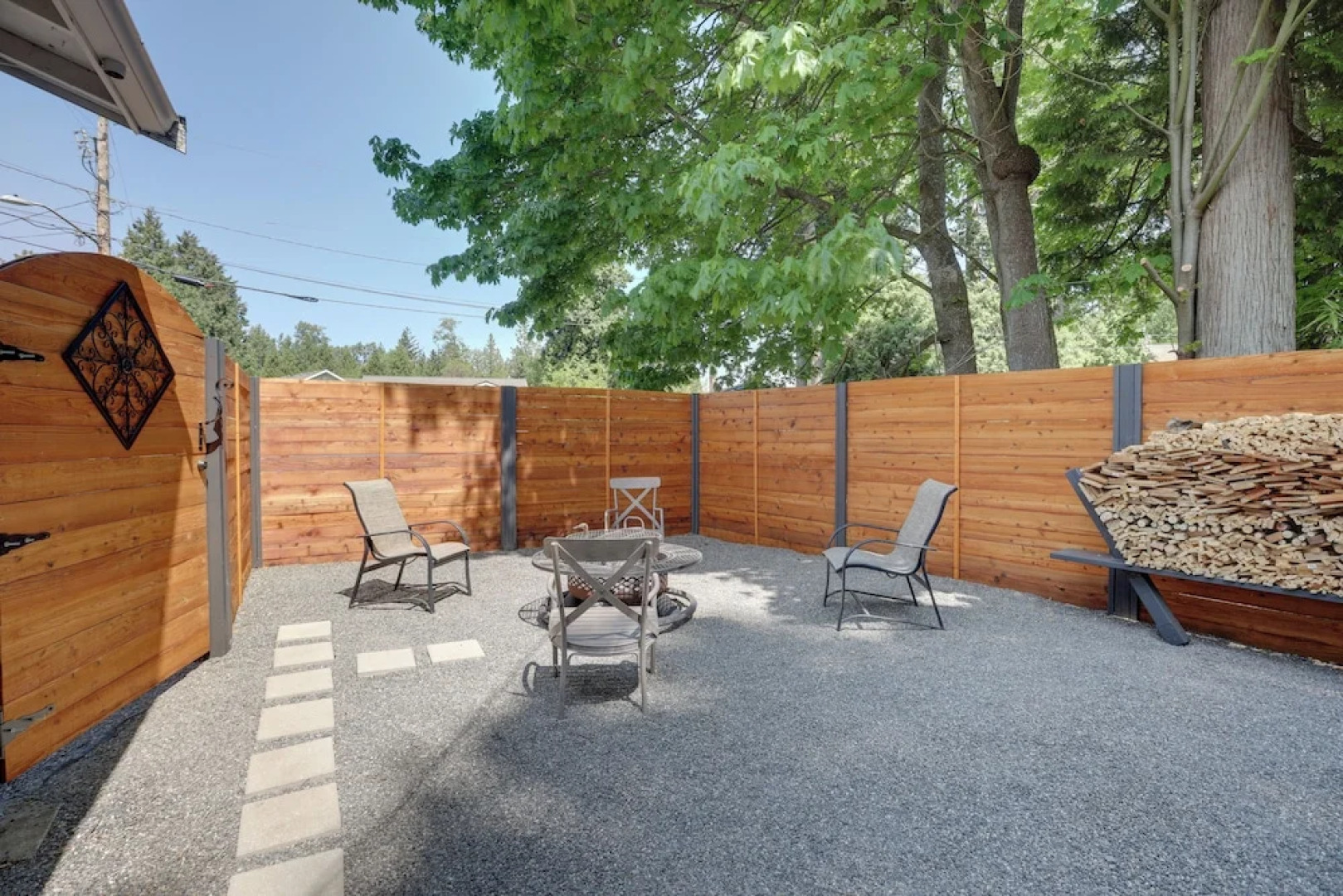 Farmhouse w/ Private Hot Tub < 1 Mile to Birch Bay