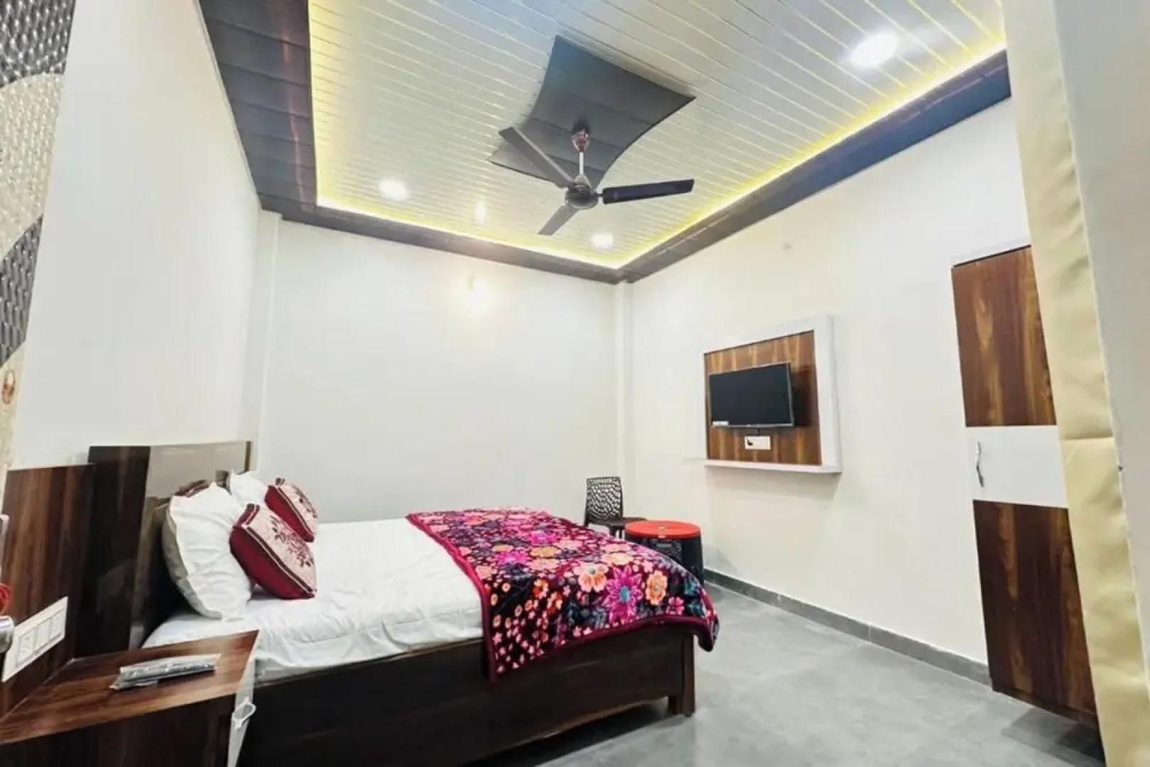 Goroomgo The Ram Krishna Palace Ayodhya