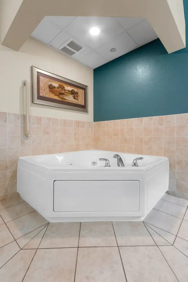 AmericInn Lodge & Suites Green Bay East