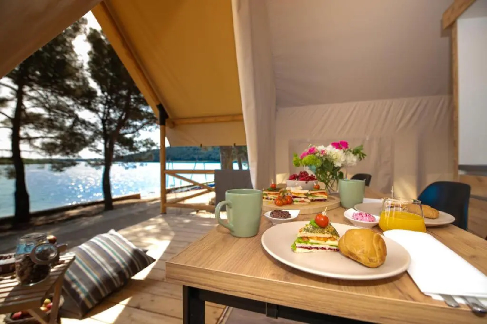 Arena One 99 Glamping