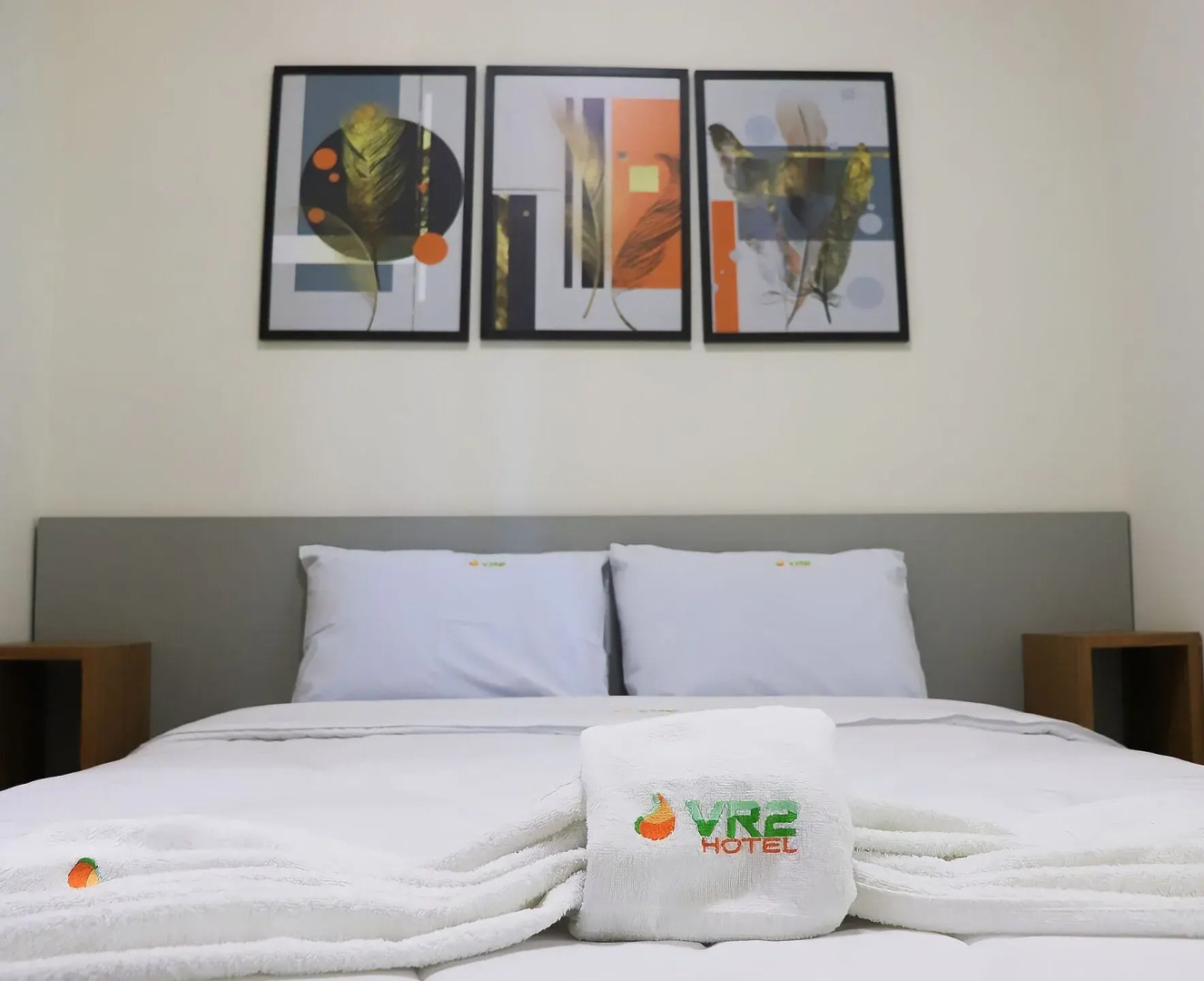 VR2 Hotel