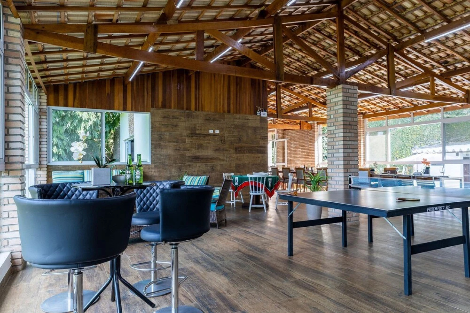 Chácara com Piscina a 40 min de SP