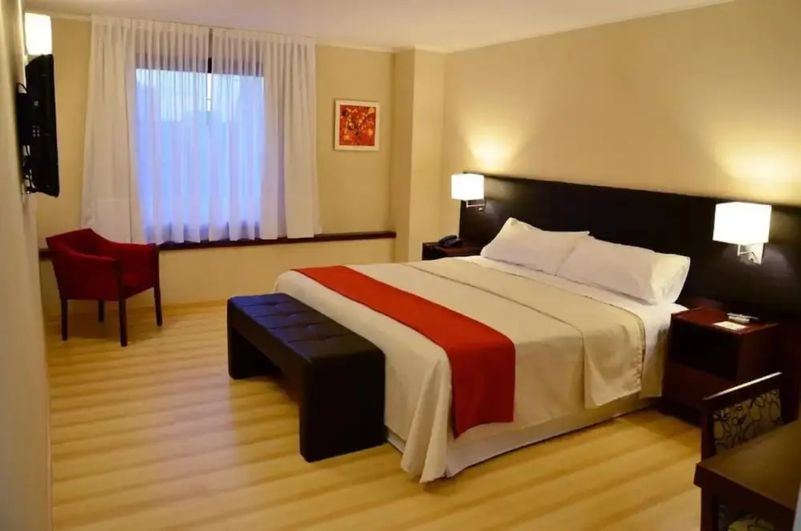 Le Parc Hotel & Suites