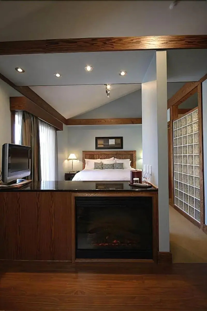 Huff Estates Inn & Winery