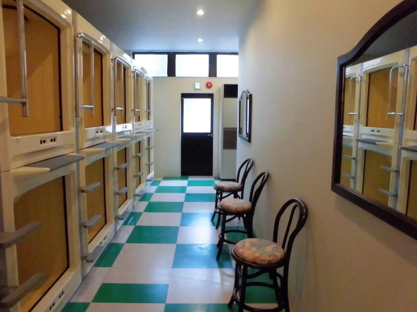 FBC Fuji Backpackers Capsule inn