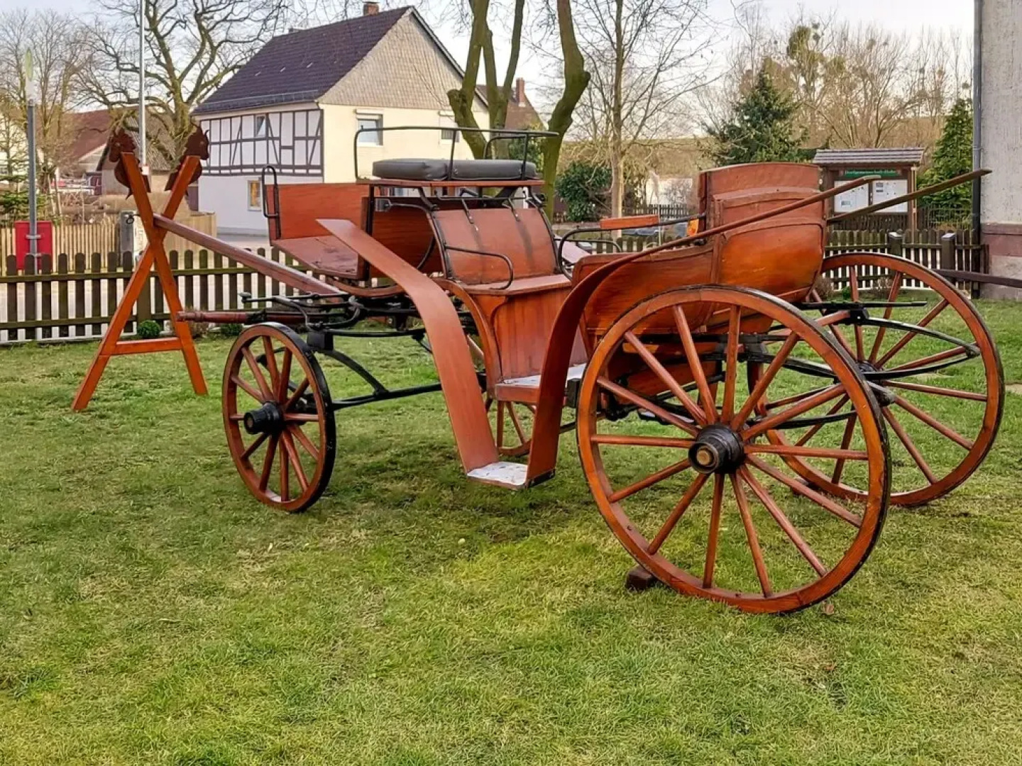 Lounge an der Kirche