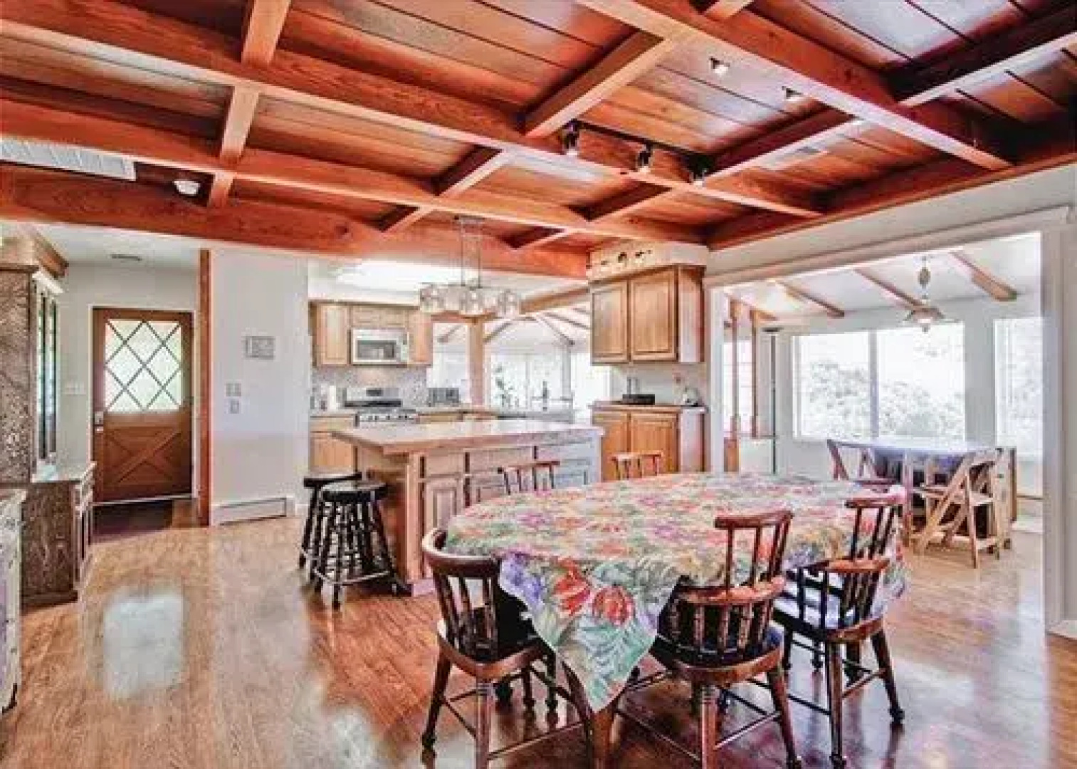 Sea Stone Ridge 3 Br home by RedAwning