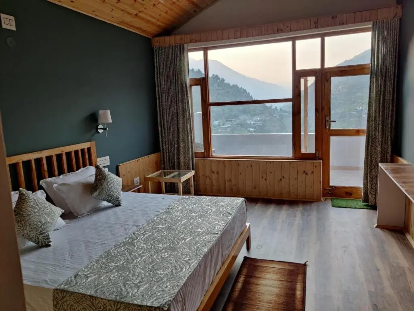 Doris Mountain Cabins Tirthan