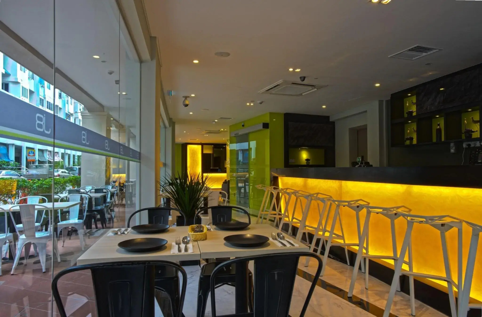 J8 Hotel