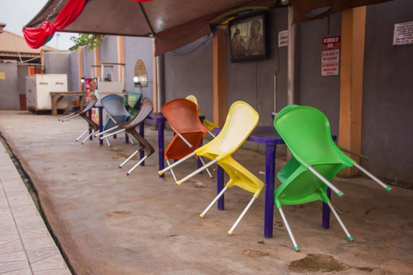 Duckland Hotel and Suites Ltd