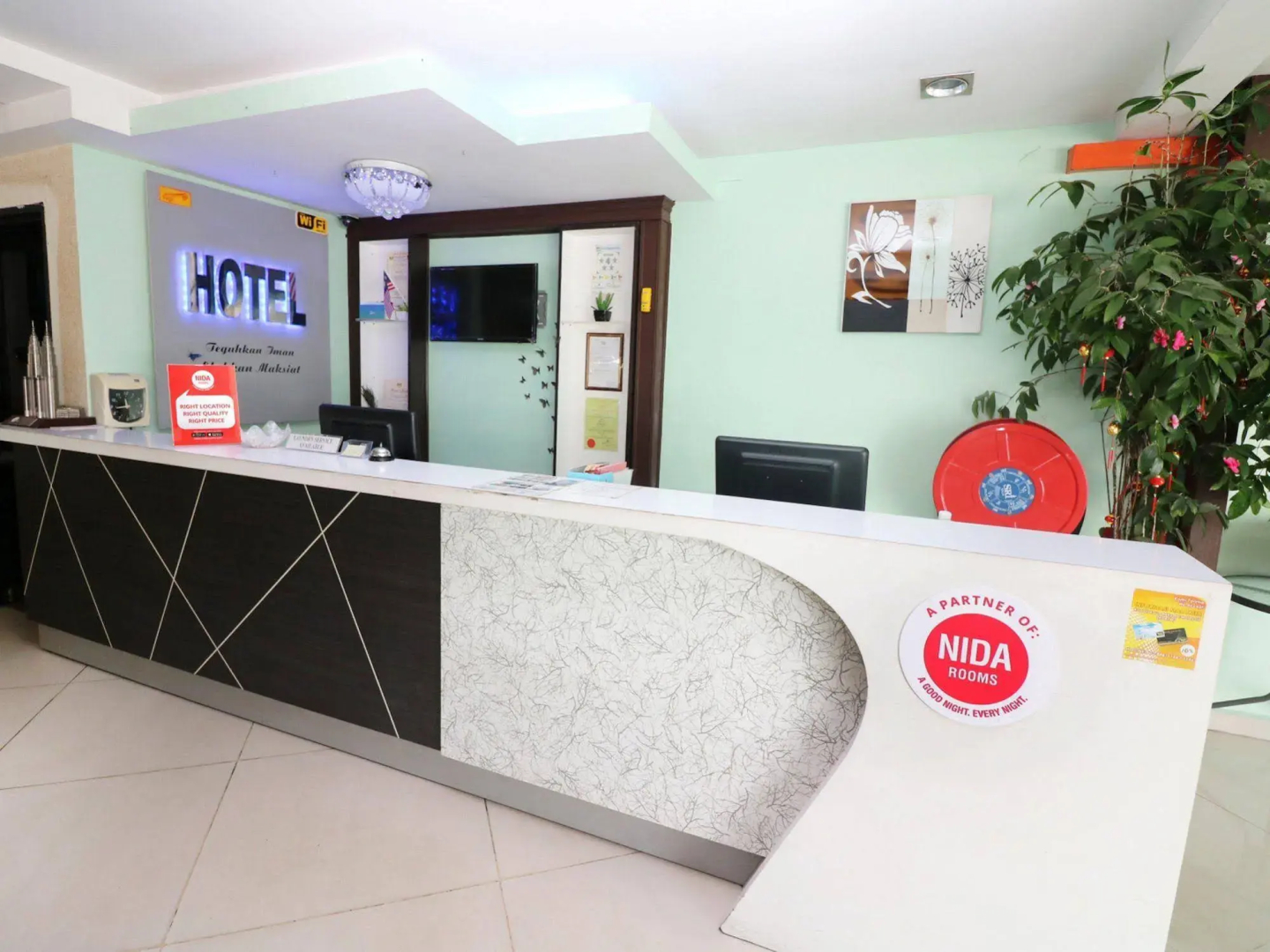 Veenai Hotel