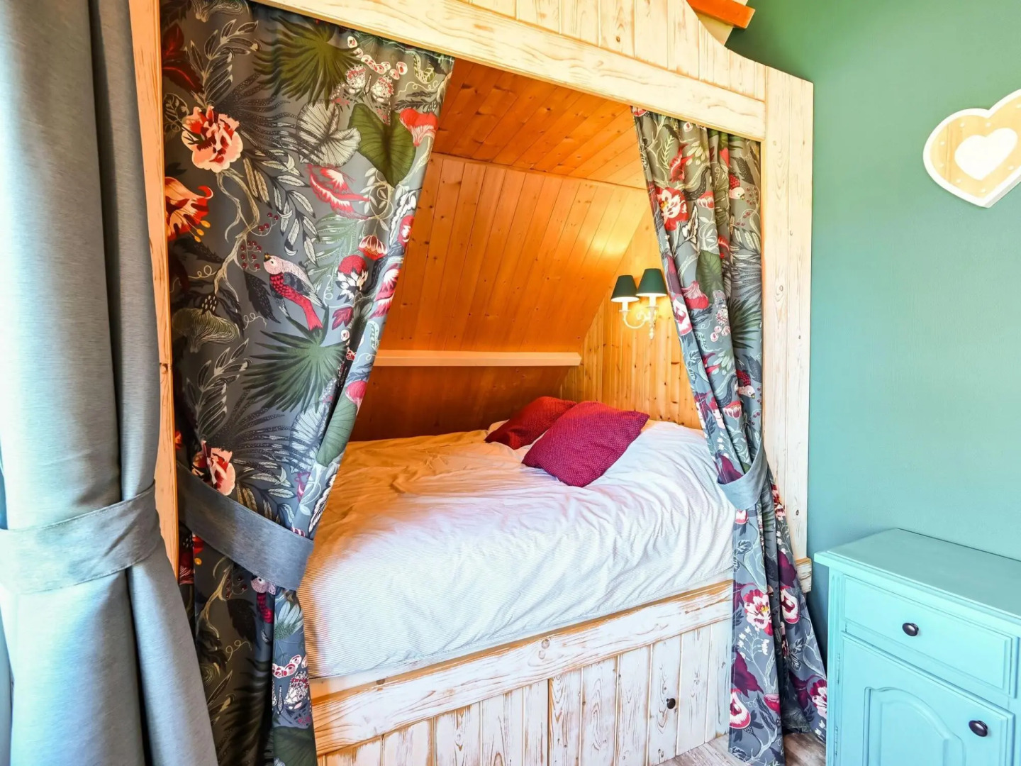 Relaxing Holiday Home in Hellendoorn with Garden