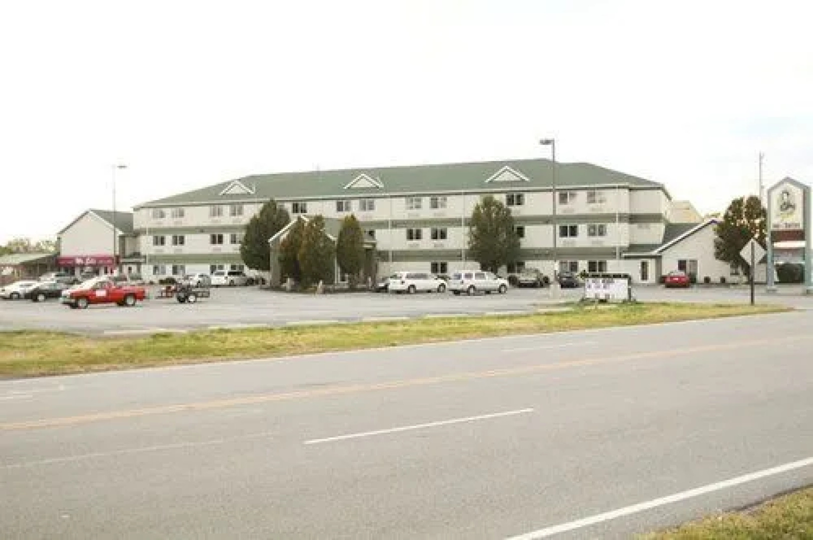 Commodore Perry Inn and Suites