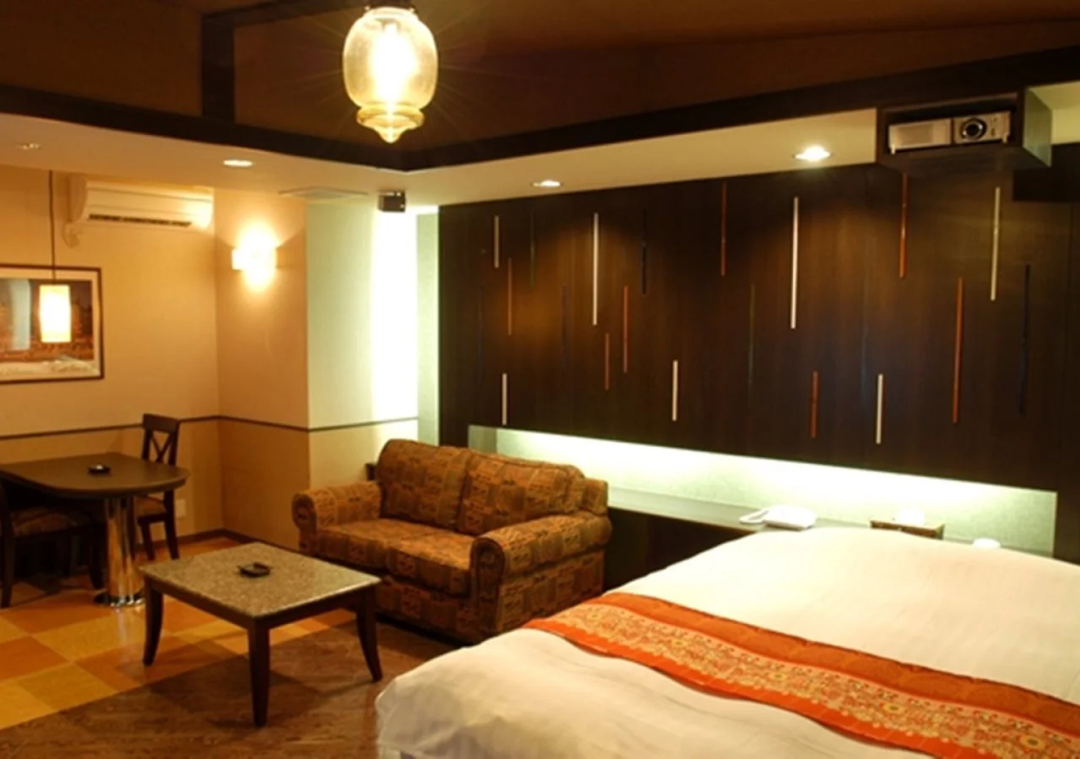 HOTEL cache - Adults Only