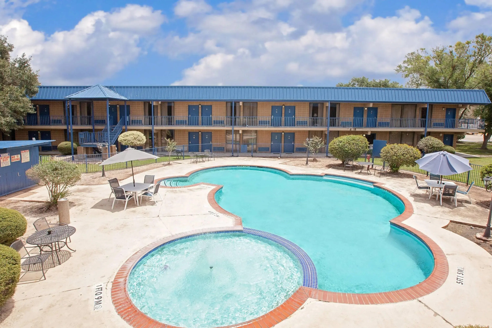 Days Inn by Wyndham Bay City