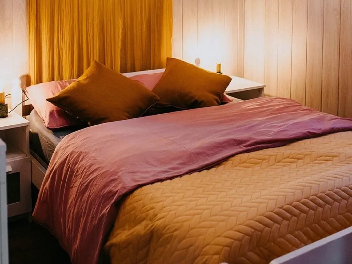 Geel Chalet in Netevallei