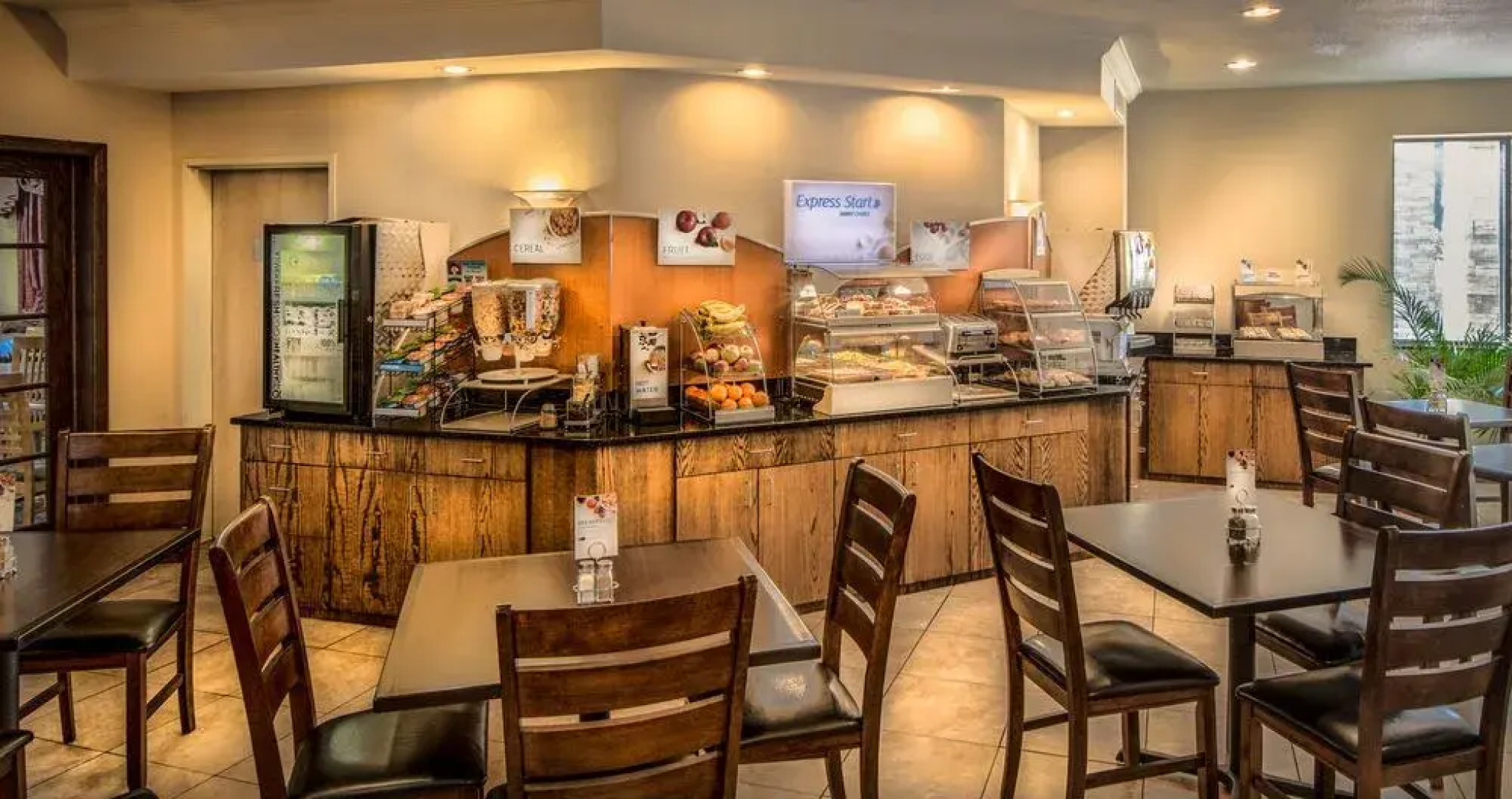 Holiday Inn Express & Suites South Haven