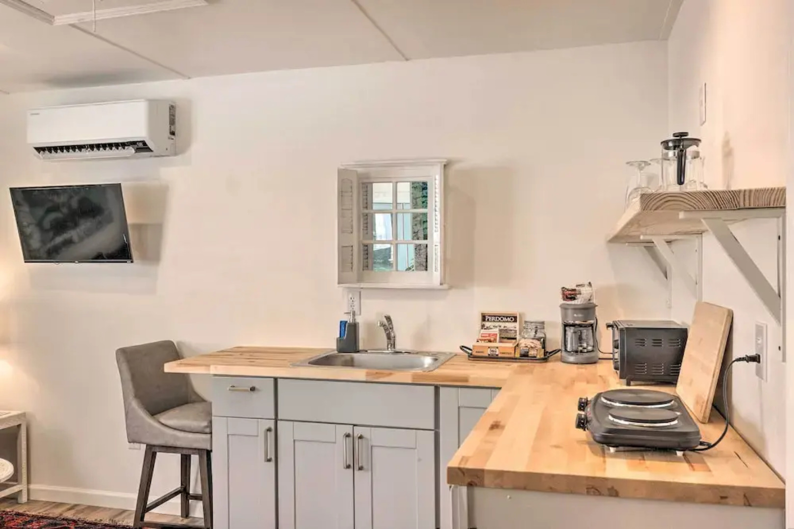 Claires Cottage ~ 4 Mi to Downtown Greenville!