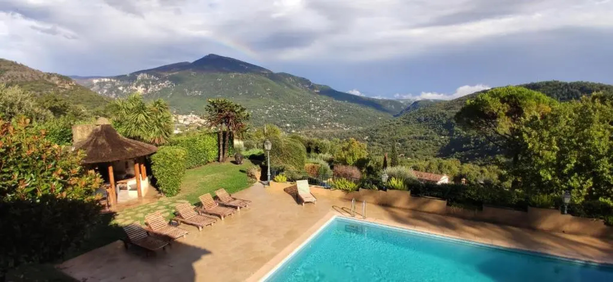 Loup Castel Boutique Hotel B&B