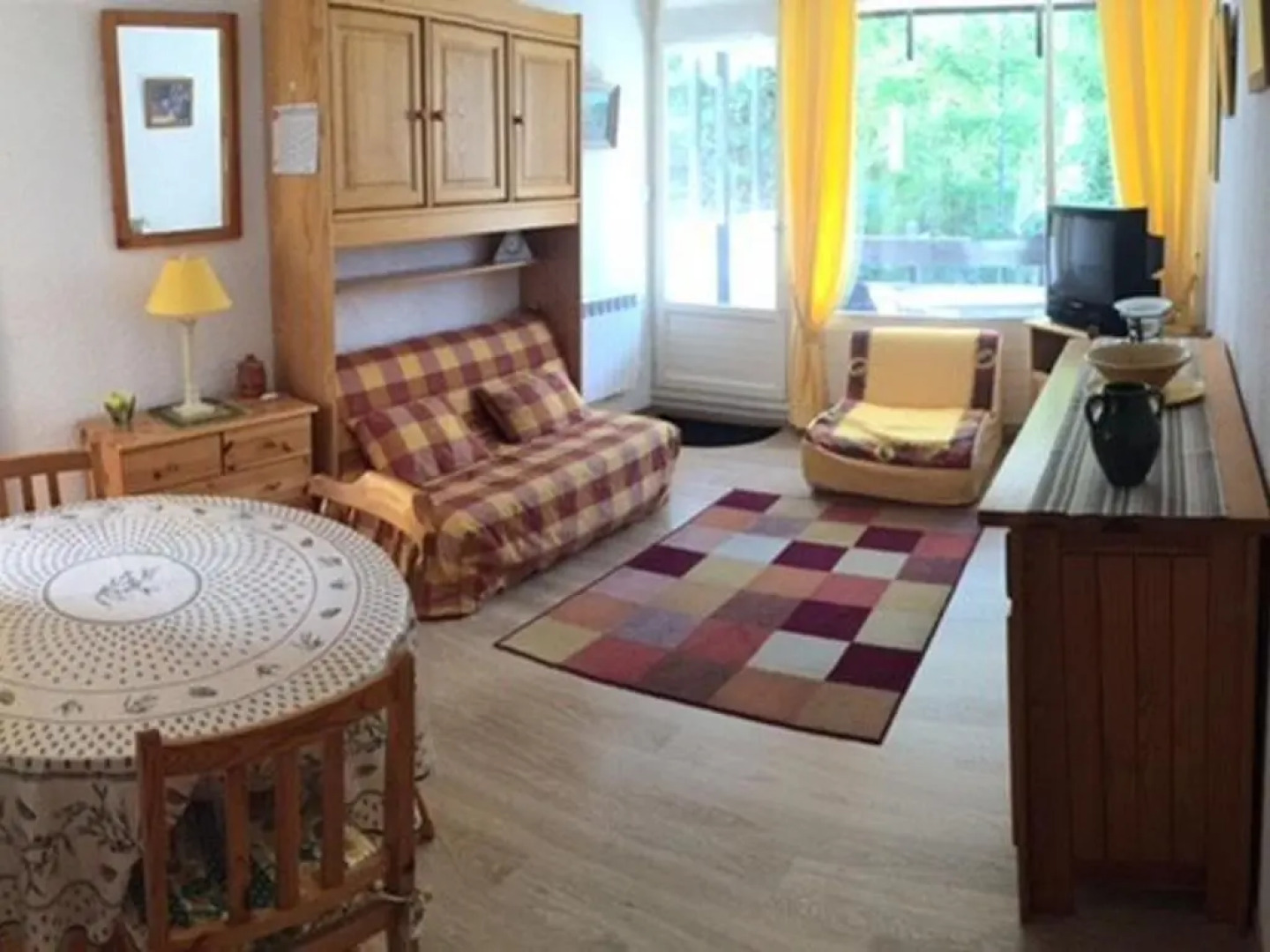 Appartement Enchastrayes, 1 pièce, 4 personnes - FR-1-165A-31