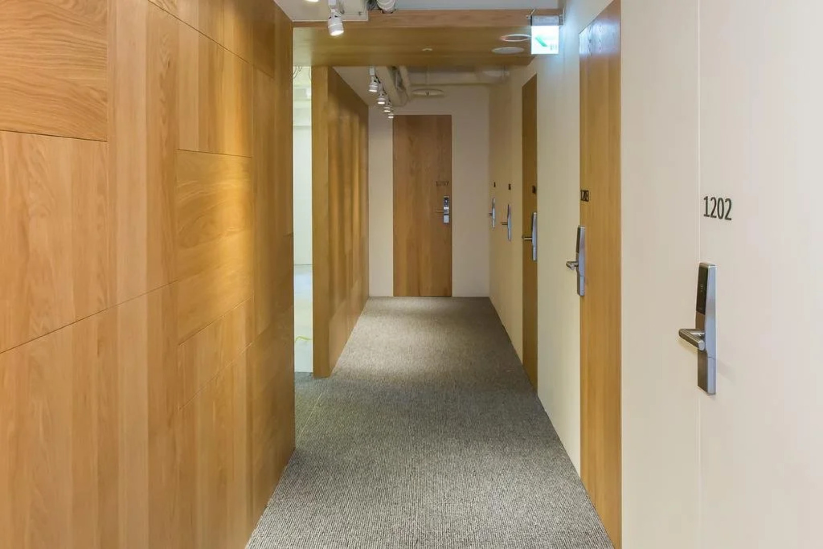 Muiu Inn Capsule Hotel