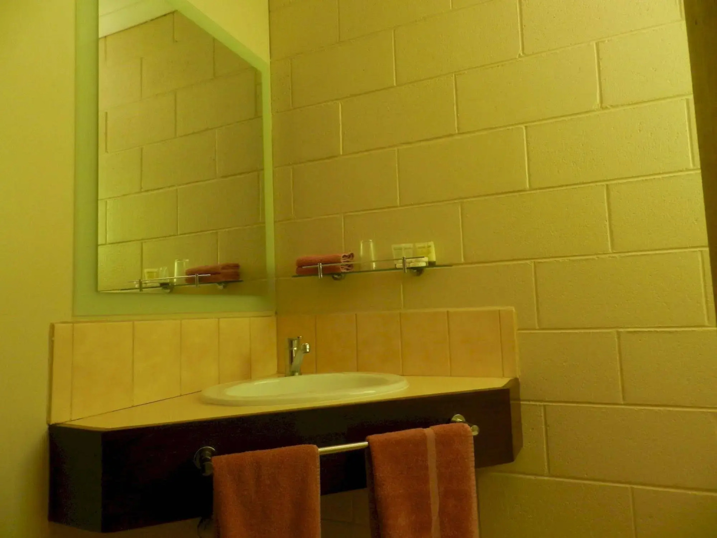 Twelve Apostles Motel & Country Retreat