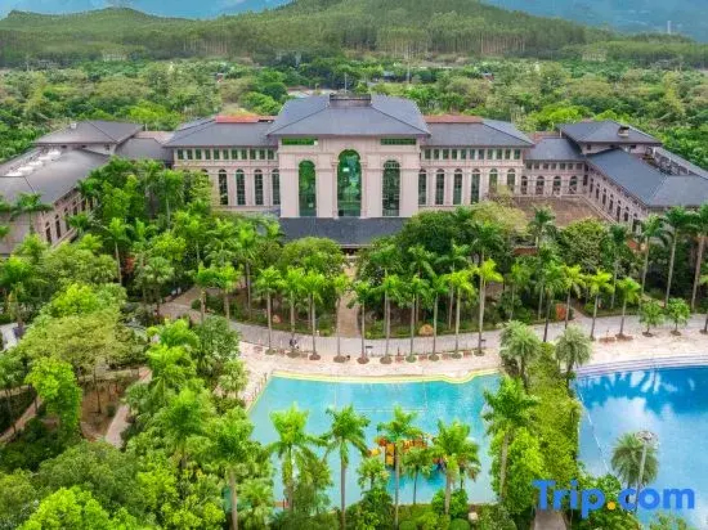 Dragon Bay Natural Hot Spring Resort