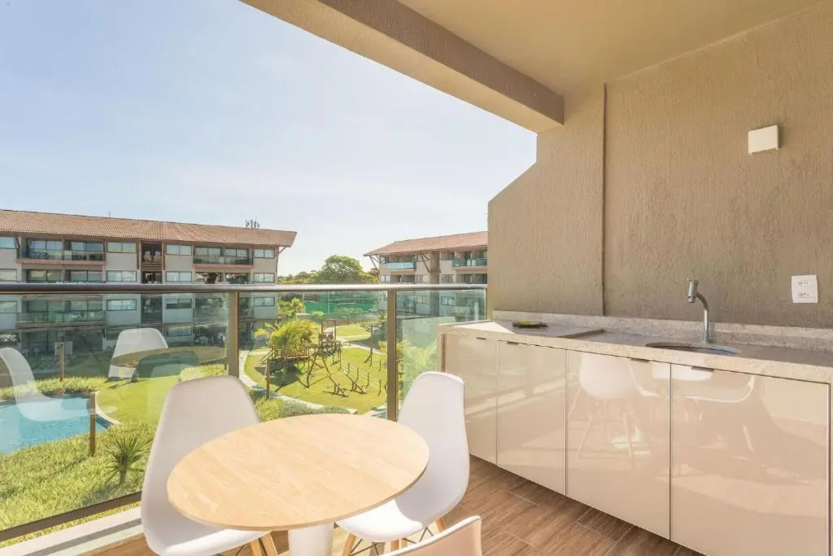 LUXO E CONFORTO EM MURO ALTO LA FLEUR POLINéSIA