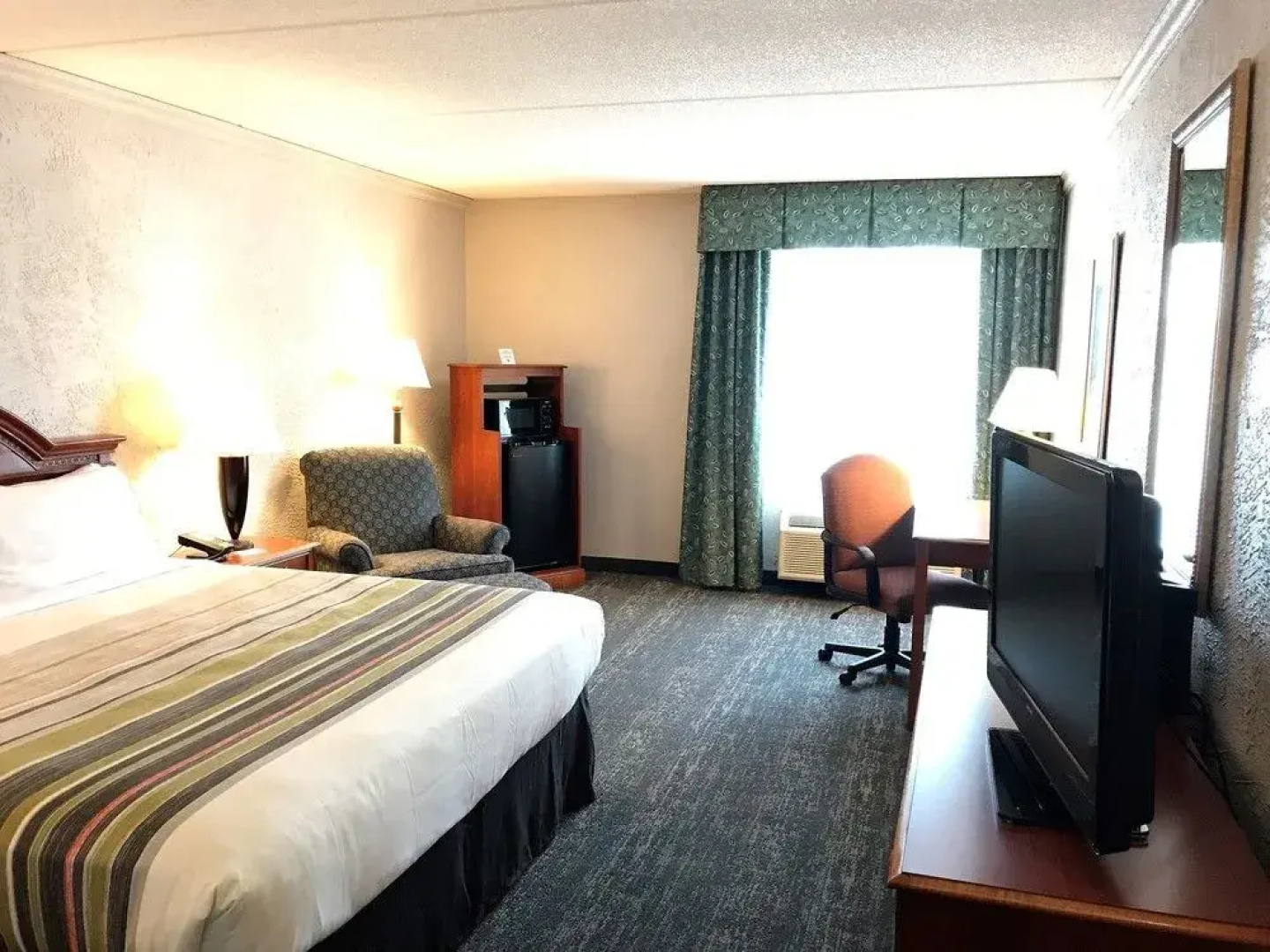 Holiday Inn Express Racine Area (I-94 At Exit 333)