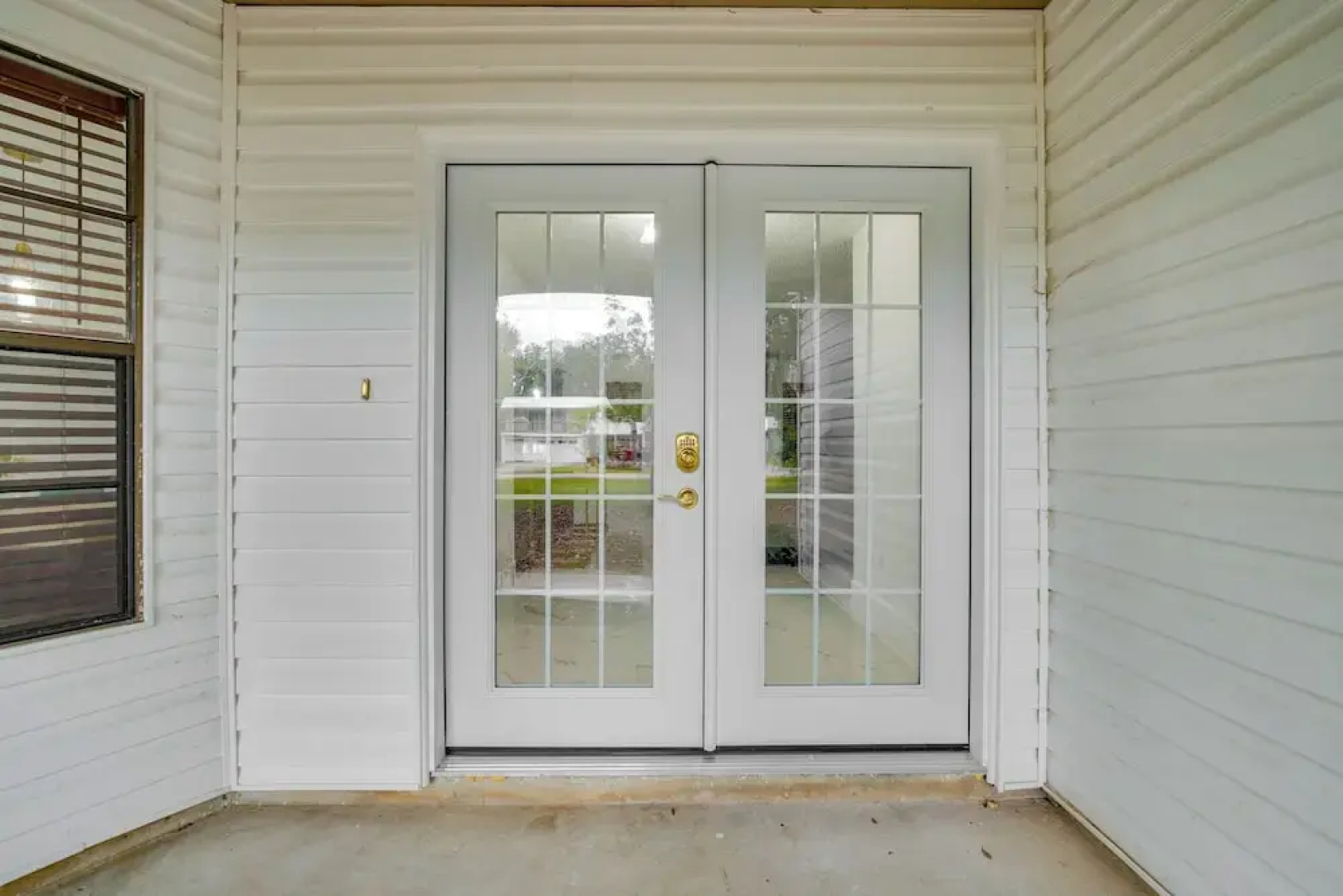 Swim, Hike & Kayak: Crystal River Retreat w/ Yard!
