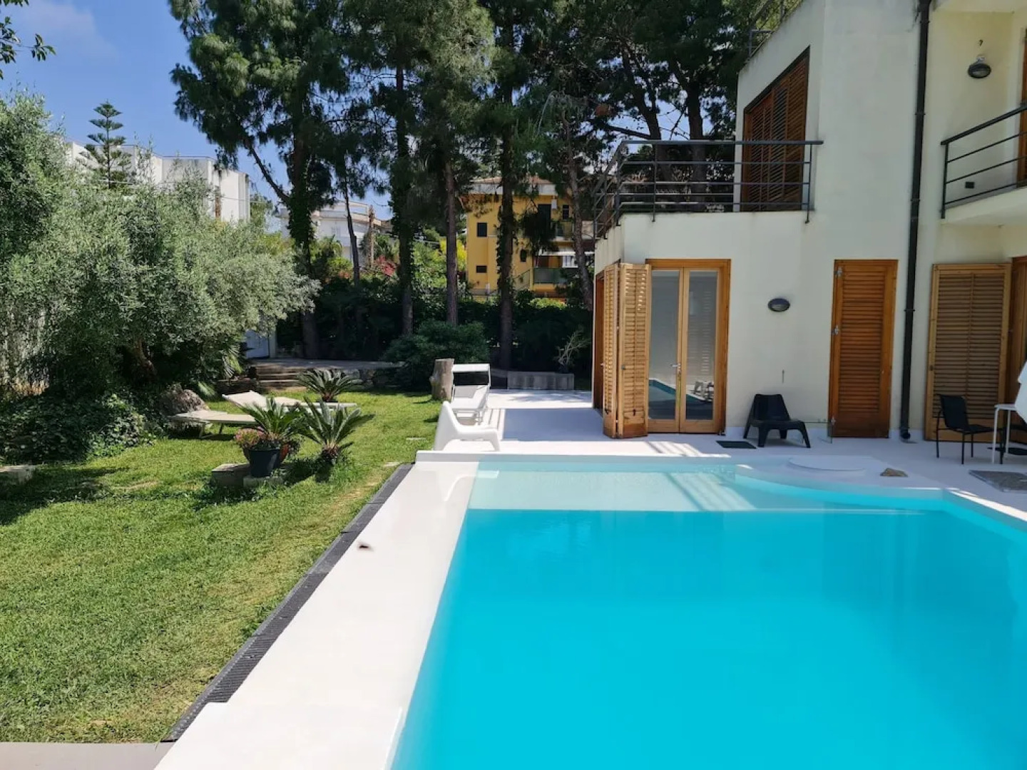 Whole Modern Villa With Pool And Near The Sea