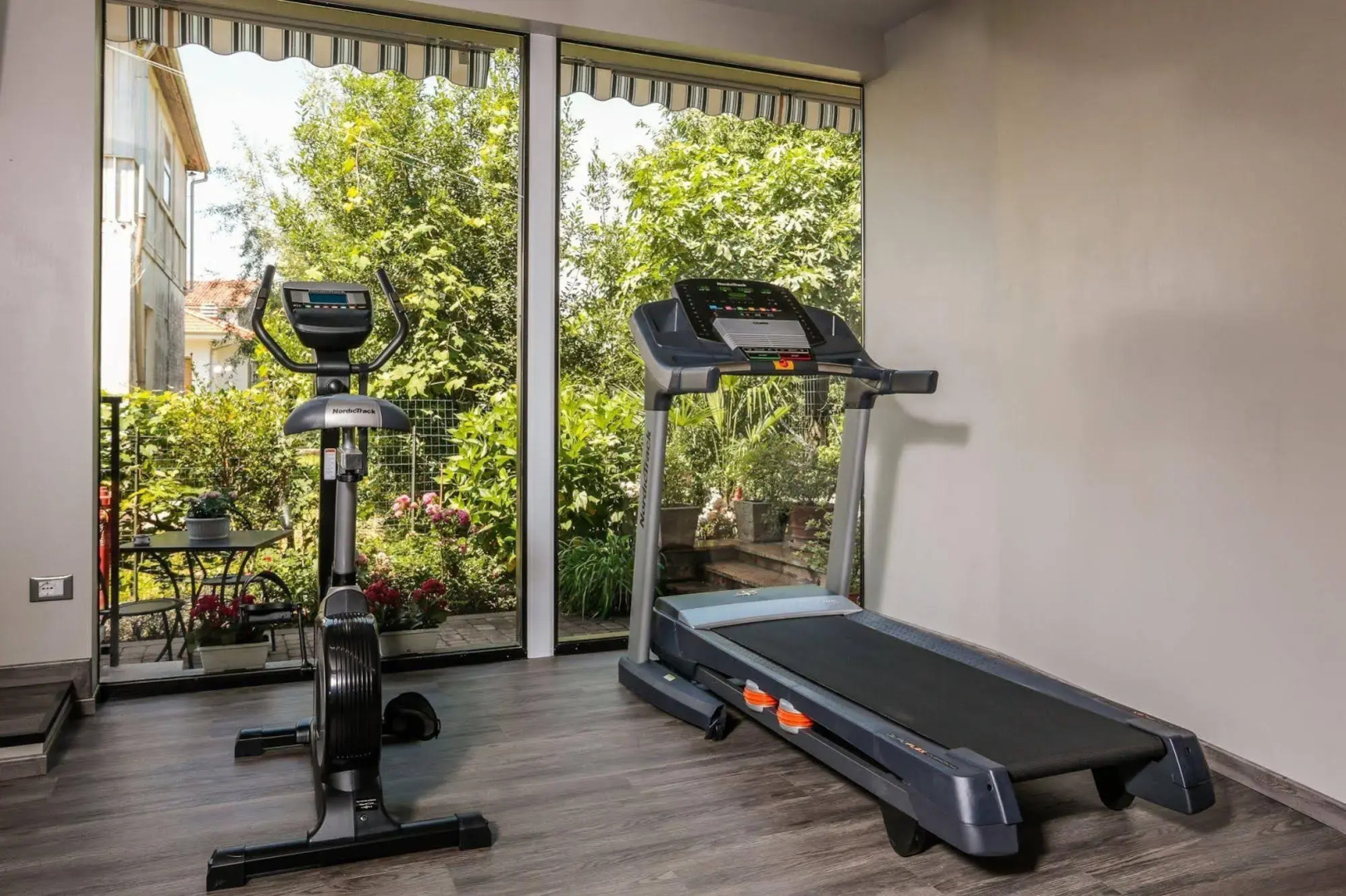 La Villa, Sure Hotel Collection by Best Western