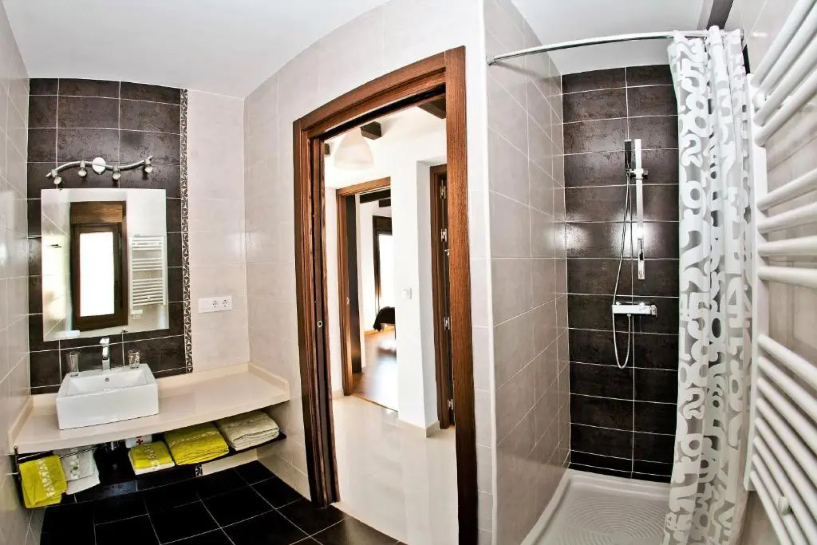 Apartamentos El Roble