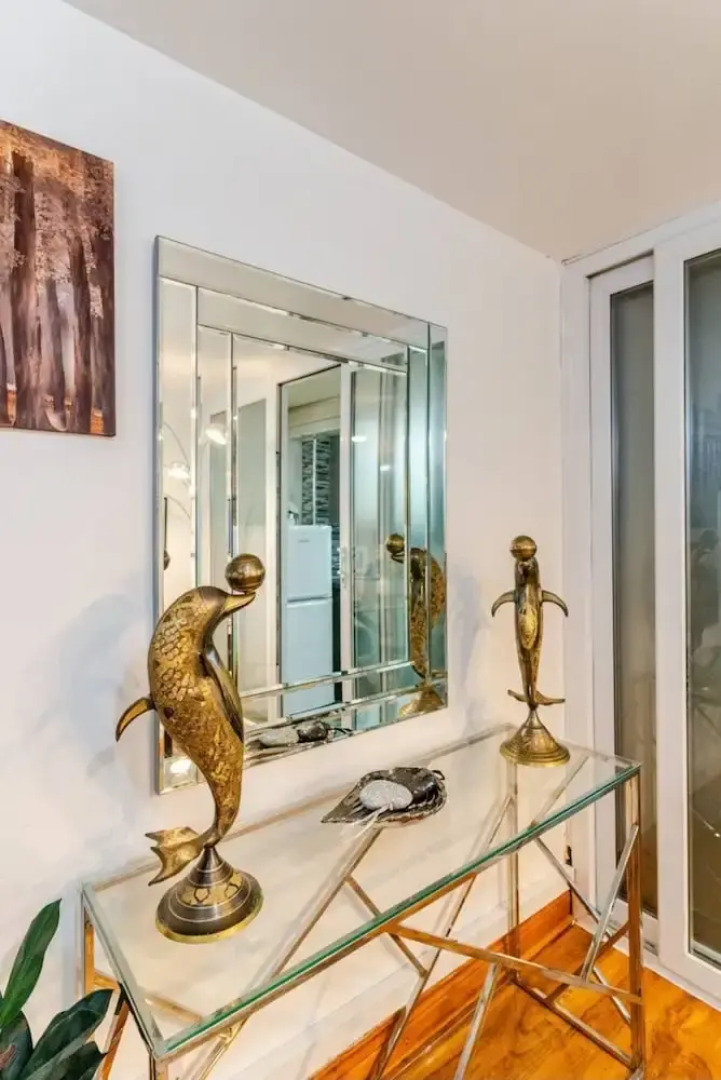 Smethwick - House - Sleeps 8 - Parking