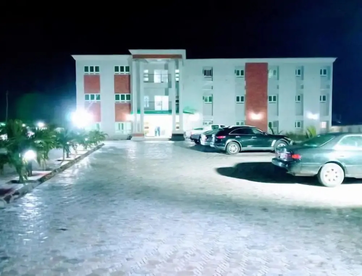 Bishop's Apartments and Suites