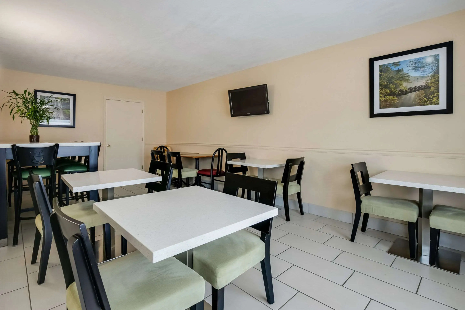 Quality Inn & Suites Mt Chalet