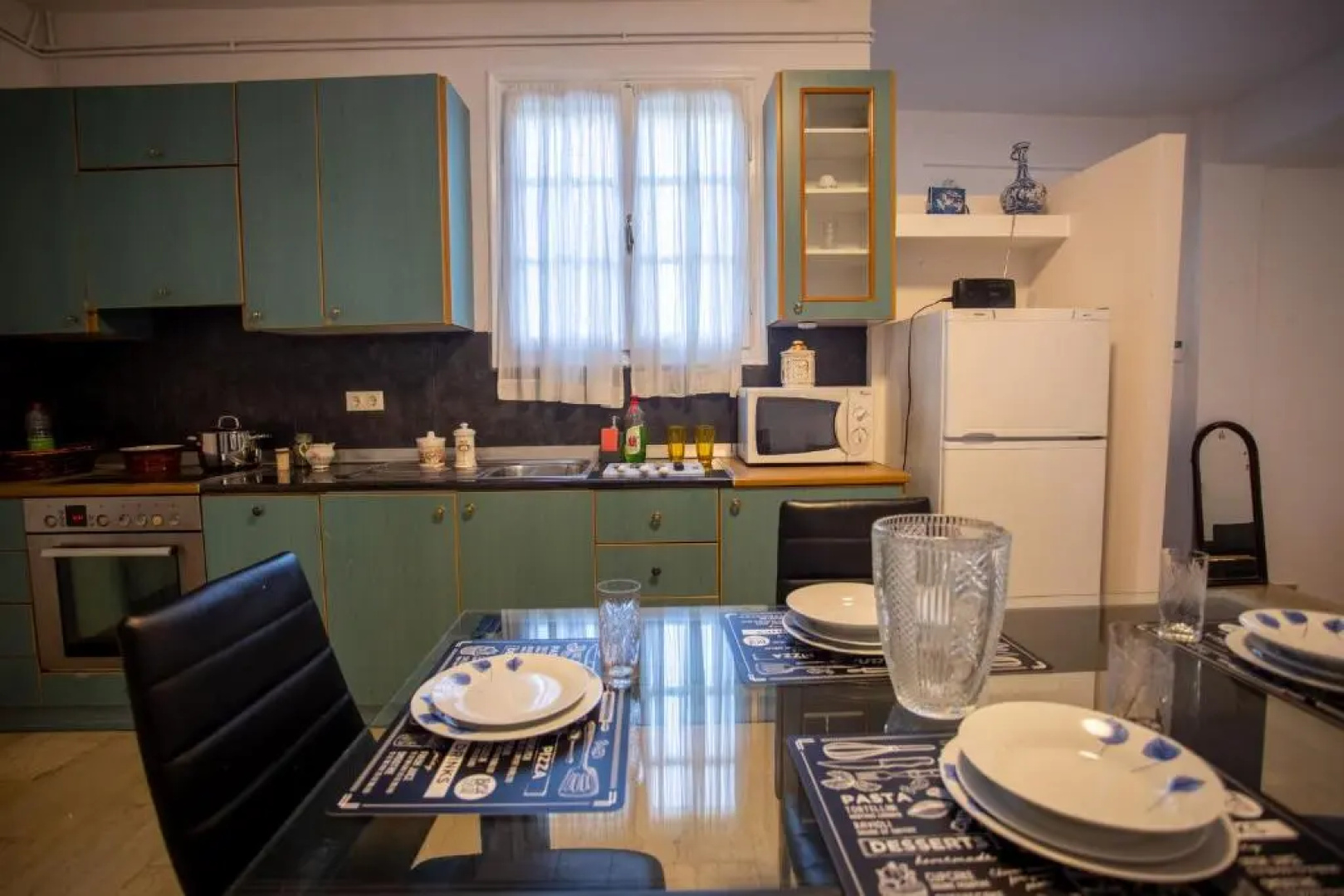 Traditional Apartment part of a Detached Villa on a luxurious Hill of Thessaloniki PANORAMA with a private garden with trees ,also available for Family and other gatherings and Kid's parties - under 13 , for less than 20 people alltogether