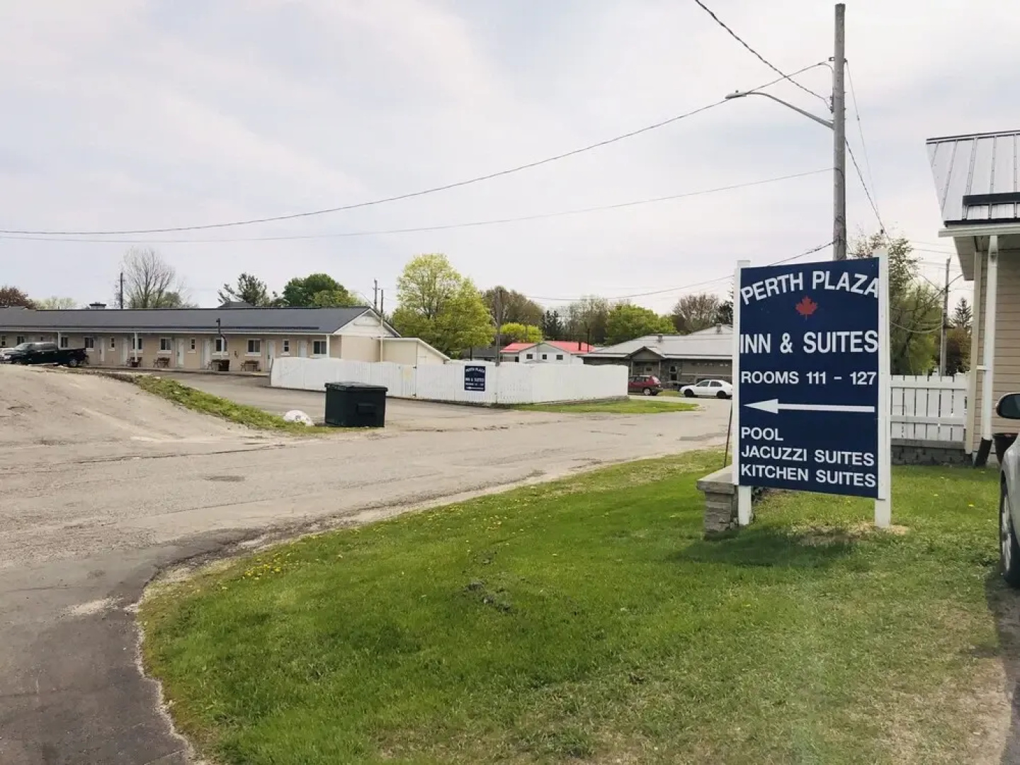 Perth Plaza Inn & Suites