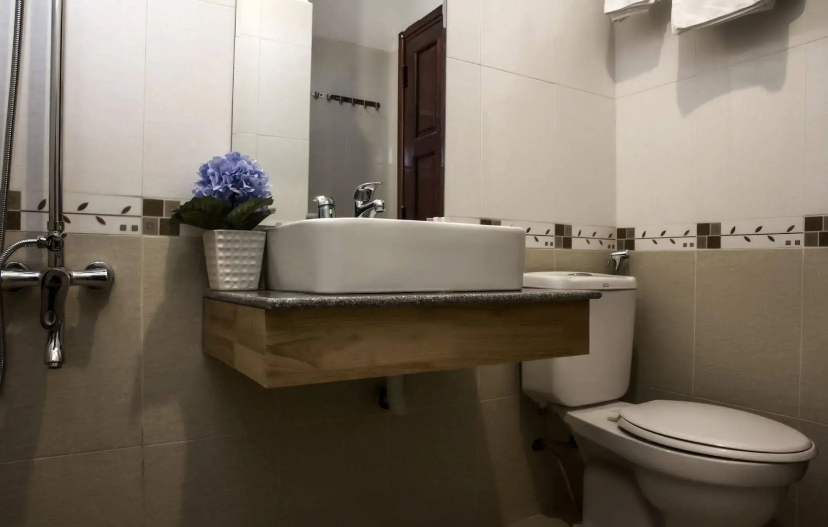 OYO 557 Phi Yen Hotel