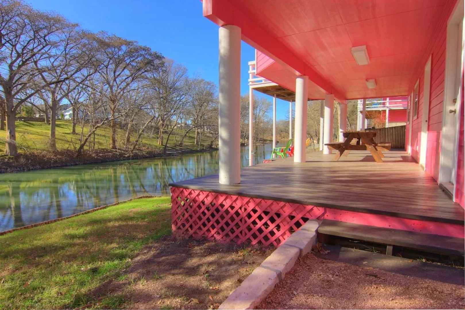 Three Pink Housez RR1 3