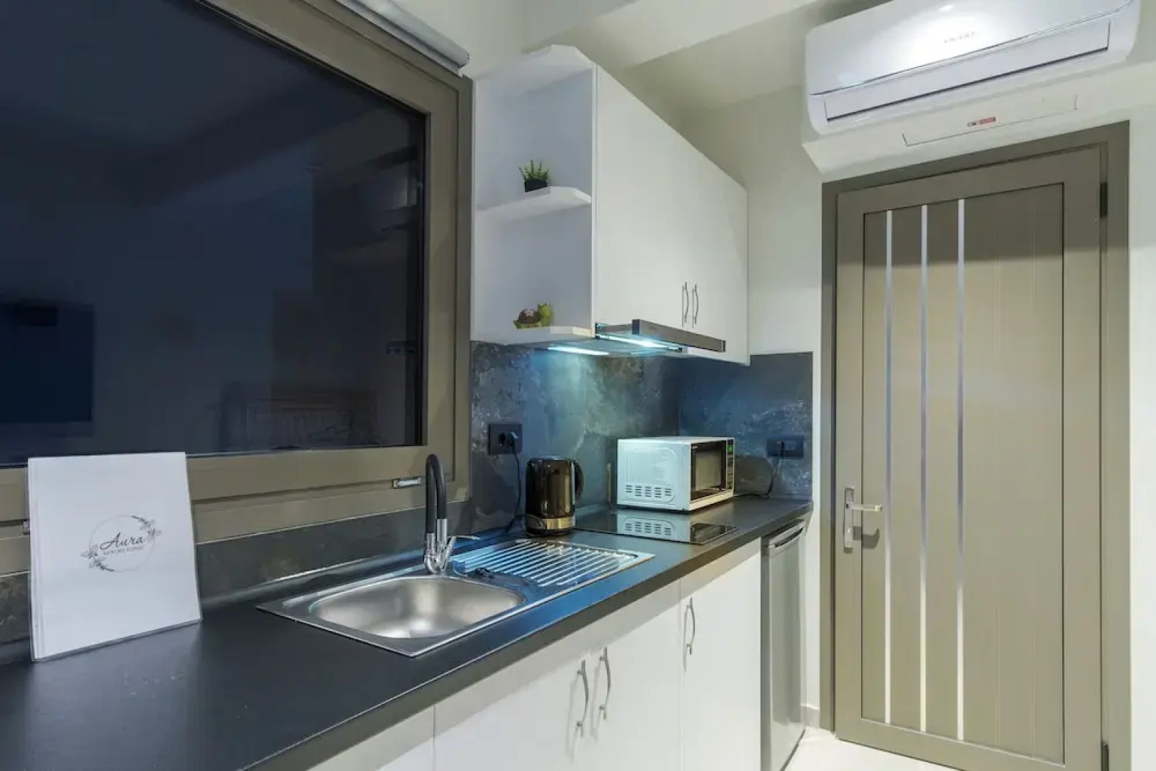 Aura Luxury Suites - Olympiada Cozy Getaways