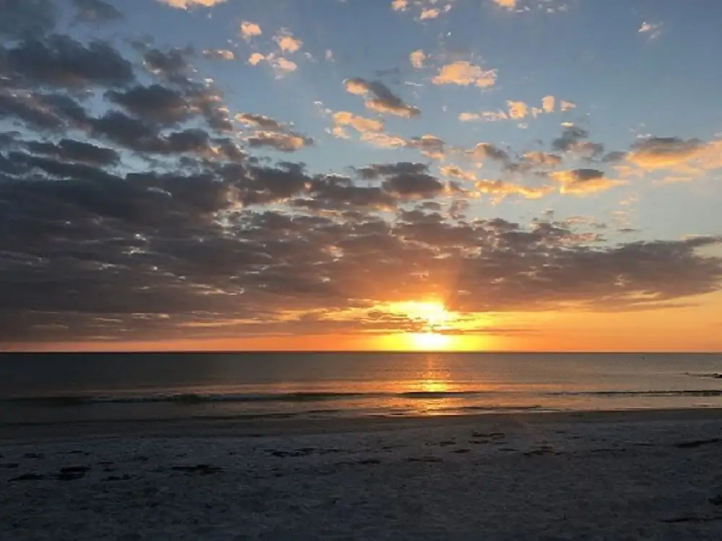 6West Beach Cottages