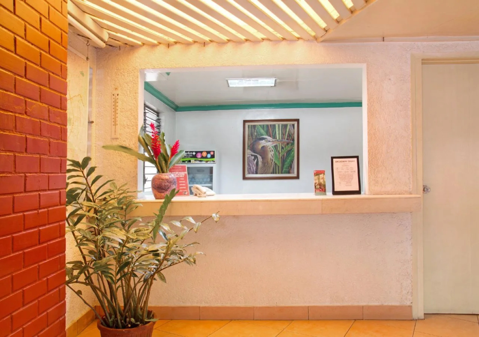 ZEN Rooms Broadway Court QC