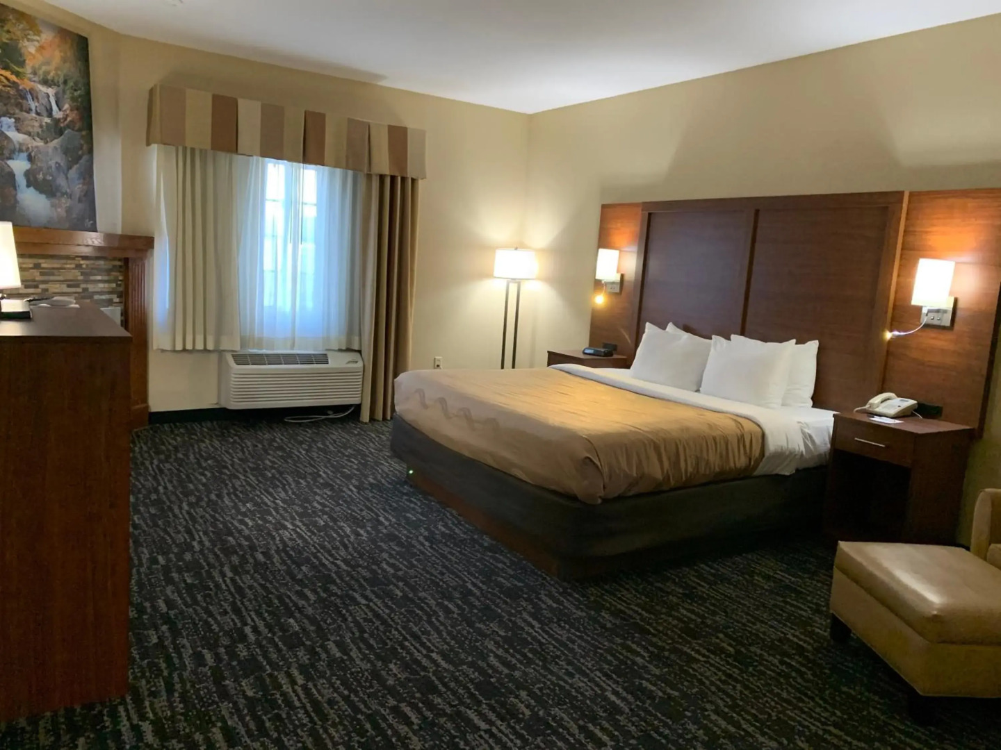 Quality Inn & Suites Hendersonville - Flat Rock