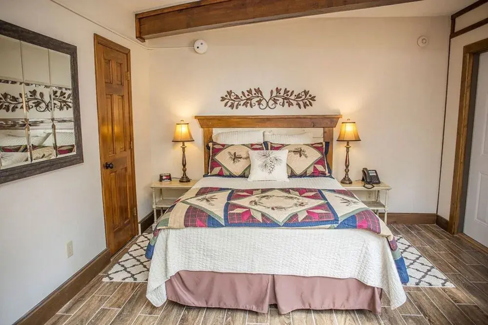 Woodlands Inn Of Sapphire Bed & Breakfast