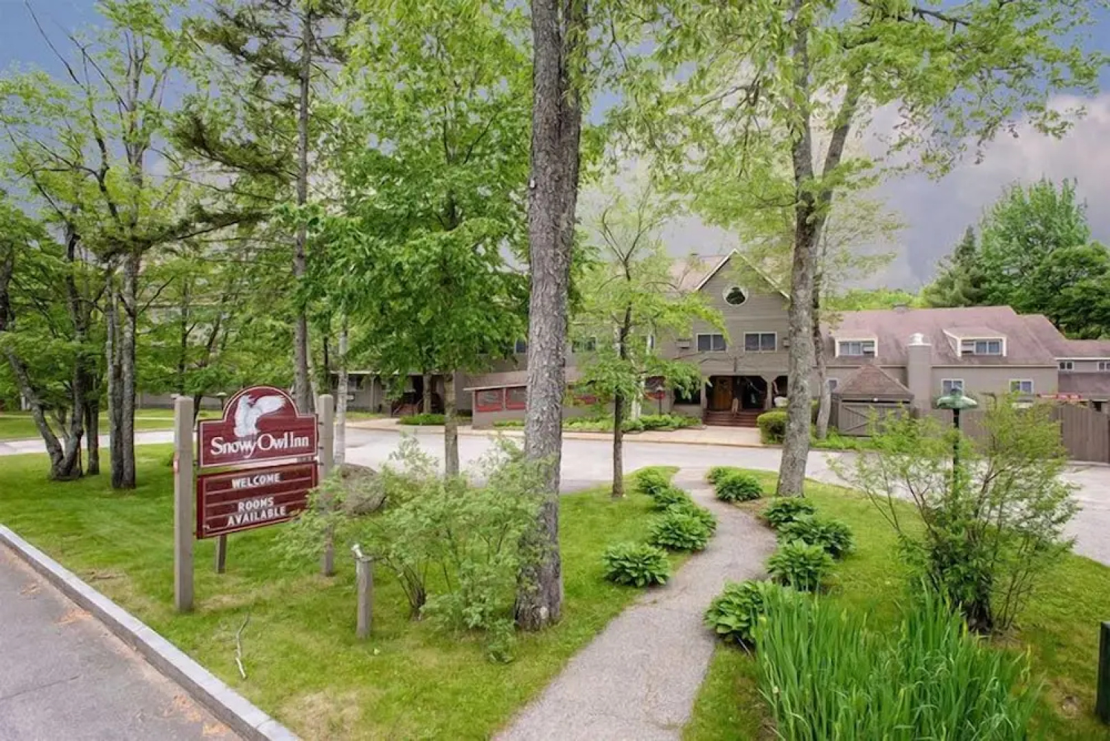 Snowy Owl Inn And Resort