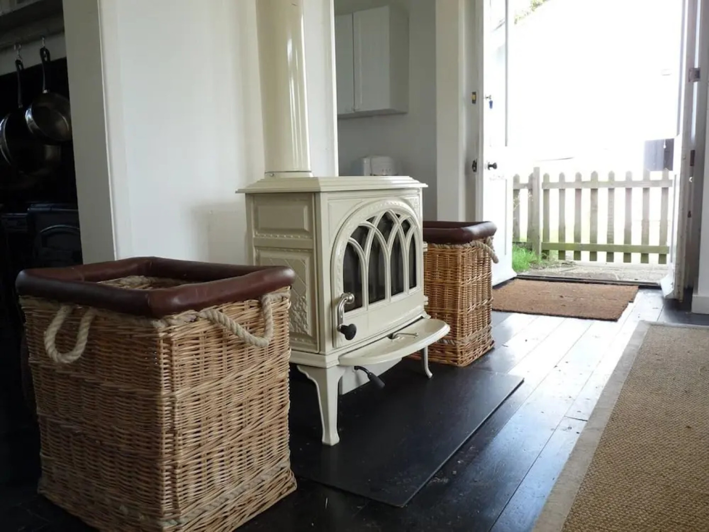 Manor Beach 2 / 2-bed Home on Osea Island, Essex