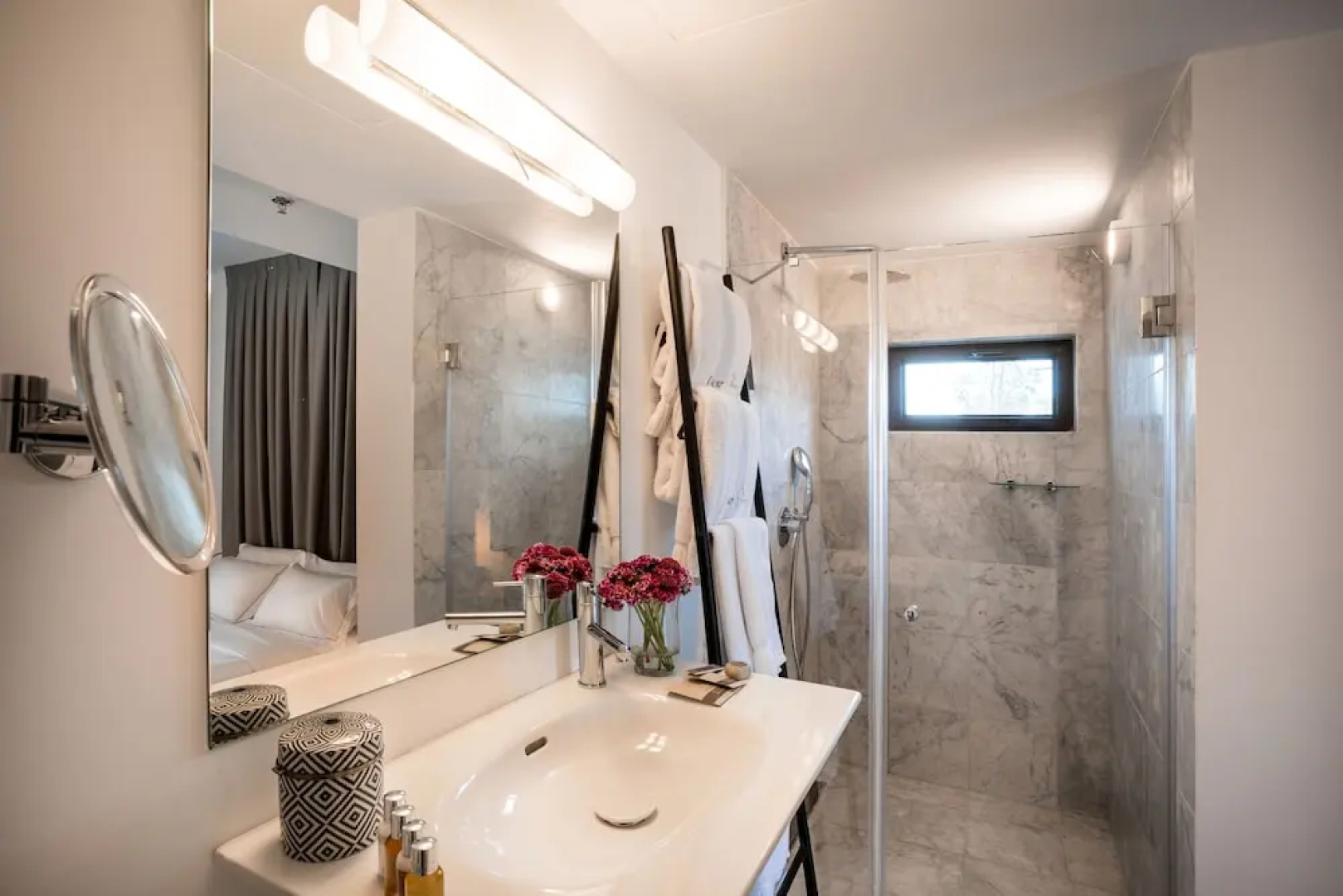 Lear Sense - Experience Luxury Hotel