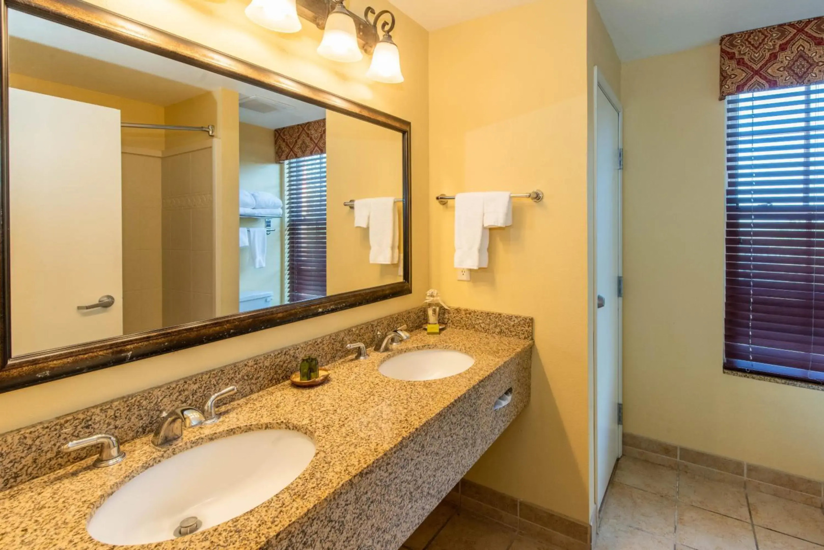 Natchez Grand Hotel & Suites On the River